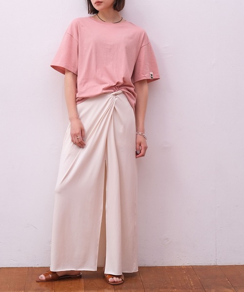 AKTE（アクテ）の「ポイントタグTシャツ（Tシャツ/カットソー・レディース・ブラック/ネイビー/ホワイト/ブラウン/ピンク/レッド・FREE）」の15枚目の写真