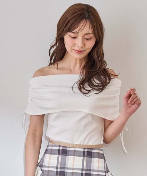 31 Sons de mode(トランテアン ソン ドゥ モード)の「ギャザーオフショルカットソー(Tシャツ/カットソー・レディース・ラベンダー/オフホワイト/チャコールグレー・フリ-)」の9枚目の写真