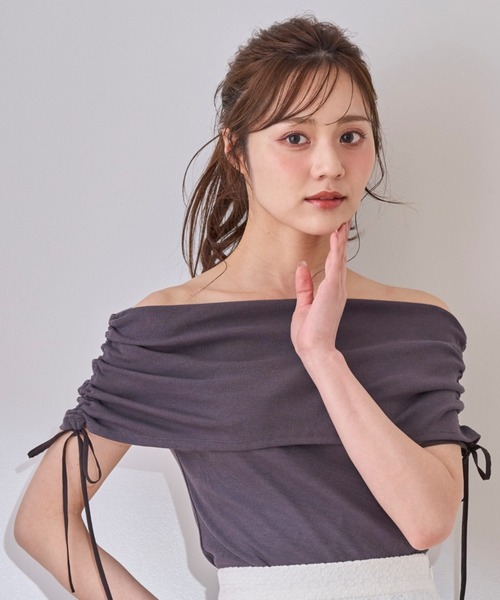 31 Sons de mode(トランテアン ソン ドゥ モード)の「ギャザーオフショルカットソー(Tシャツ/カットソー・レディース・ラベンダー/オフホワイト/チャコールグレー・フリ-)」の13枚目の写真