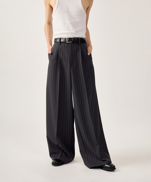 kutir(クティール)の「STRIPE TUCK WIDE SLACKS/ストライプタックワイドスラックス(その他パンツ・メンズ・チャコールグレー/ブラック・SMALL/MEDIUM/LARGE)」の17枚目の写真