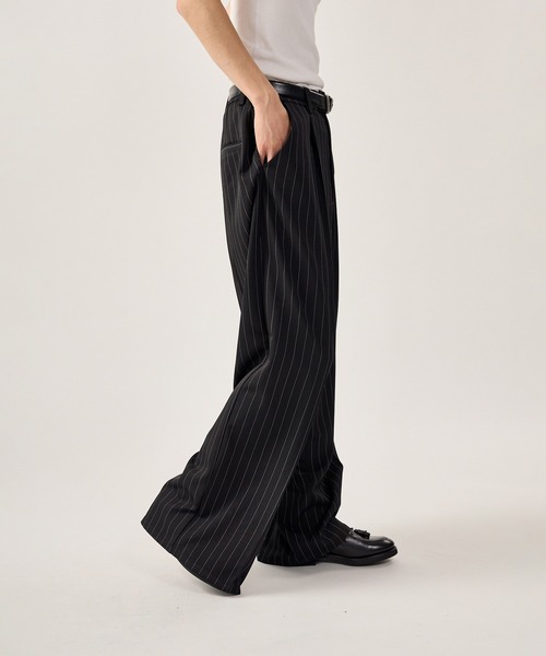 kutir(クティール)の「STRIPE TUCK WIDE SLACKS/ストライプタックワイドスラックス(その他パンツ・メンズ・チャコールグレー/ブラック・SMALL/MEDIUM/LARGE)」の5枚目の写真