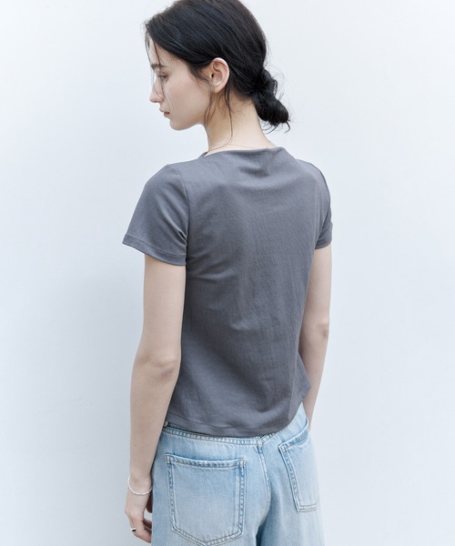 tageechita(タジチタ)の「【tageechita】アシンメトリーギャザー ボートネックTシャツ(Tシャツ/カットソー・レディース・ダークグレー/アッシュブラウン・S/M/L)」の8枚目の写真