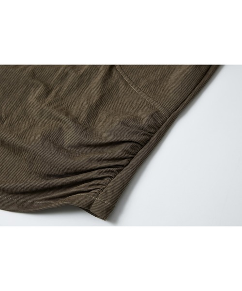 tageechita(タジチタ)の「【tageechita】アシンメトリーギャザー ボートネックTシャツ(Tシャツ/カットソー・レディース・ダークグレー/アッシュブラウン・S/M/L)」の16枚目の写真