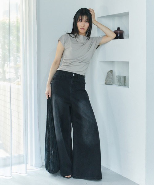 LIENCOEUR(リアンクール)の「ワンショルカットトップス(Tシャツ/カットソー・レディース・ホワイト/ブラック/グレイッシュベージュ・FREE)」の18枚目の写真