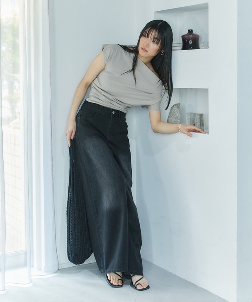 LIENCOEUR(リアンクール)の「ワンショルカットトップス(Tシャツ/カットソー・レディース・ホワイト/ブラック/グレイッシュベージュ・FREE)」の20枚目の写真