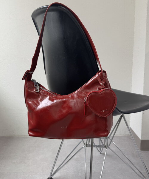 mline(エムライン)の「loti ハートポーチ付きホーボーBAG(ショルダーバッグ・レディース・ブラック/レッド/ブラウン・FREE)」の2枚目の写真