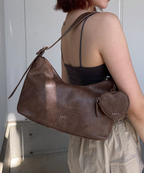 mline(エムライン)の「loti ハートポーチ付きホーボーBAG(ショルダーバッグ・レディース・ブラック/レッド/ブラウン・FREE)」の8枚目の写真