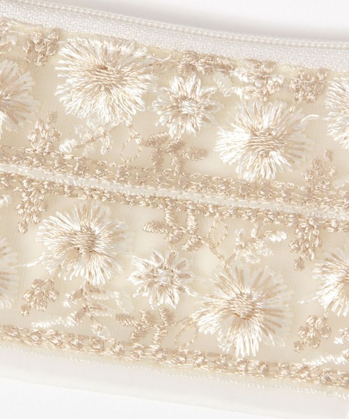 GLOBAL WORK(グローバルワーク)の「刺繍ポーチチャーム/498011(キーケース/キーアクセサリー・レディース・グレー/ホワイト/ベージュ・FREE)」の7枚目の写真