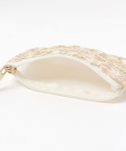GLOBAL WORK(グローバルワーク)の「刺繍ポーチチャーム/498011(キーケース/キーアクセサリー・レディース・グレー/ホワイト/ベージュ・FREE)」の5枚目の写真