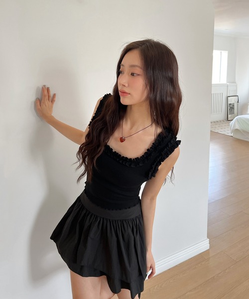 by muni:r（バイ ムニール）の「フリルスクエアタンクトップ（キャミソール・レディース・アイボリー/グレー/ブラック・FREE）」の19枚目の写真