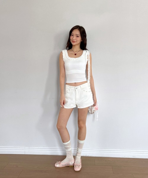 by muni:r（バイ ムニール）の「フリルスクエアタンクトップ（キャミソール・レディース・アイボリー/グレー/ブラック・FREE）」の5枚目の写真