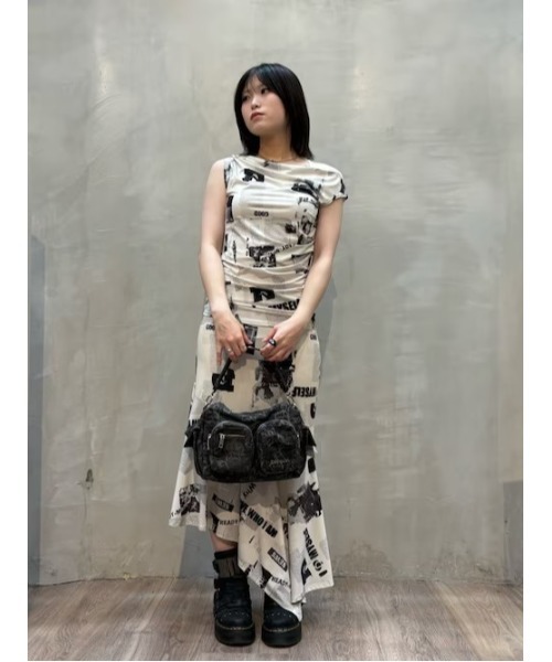 Desigual(デシグアル)の「新聞プリントアシンメトリーソフトスカート(スカート・レディース・ホワイト・S/M/L/XS/XL)」の1枚目の写真