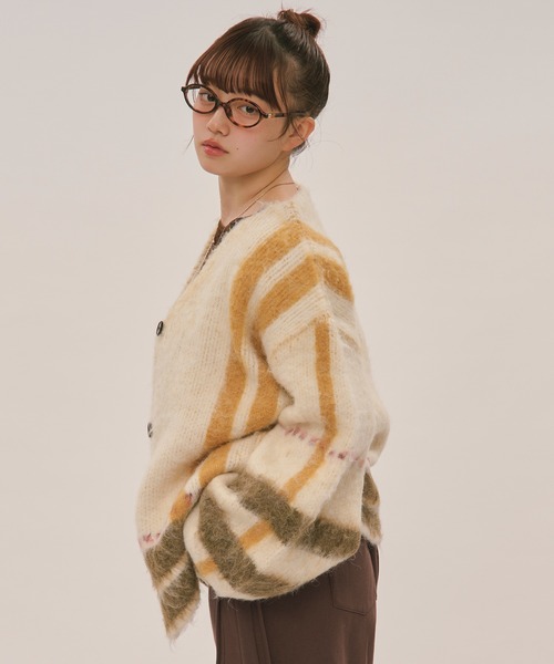 loin nuit(ロワンニュイ)の「nuance design knit cardigan / ニュアンスデザインニットカーディガン(カーディガン/ボレロ・レディース・アイボリー/グリーン/グレー/ブラック/オフホワイト・FREE)」の15枚目の写真