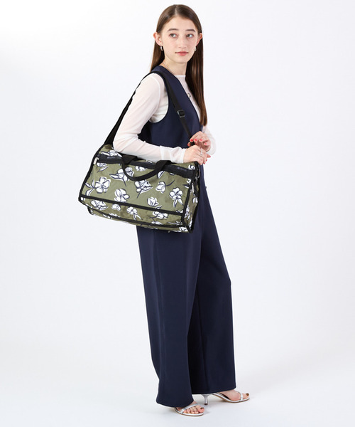 LeSportsac(レスポートサック)の「DELUXE MED WEEKENDER オリーブフローラルシルエット(ボストンバッグ・レディース・グリーン・FREE)」の3枚目の写真