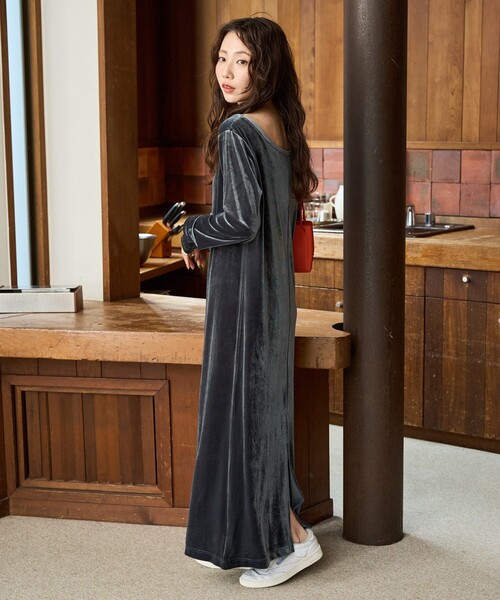 FREAK'S STORE（フリークスストア）の「限定展開　ベロア バレエネック ロング ワンピース（ワンピース・レディース・ブラウン/ブラック/ブルーグレー/グレー・ﾌﾘ-）」の10枚目の写真