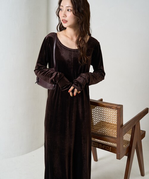 FREAK'S STORE（フリークスストア）の「限定展開　ベロア バレエネック ロング ワンピース（ワンピース・レディース・ブラウン/ブラック/ブルーグレー/グレー・ﾌﾘ-）」の13枚目の写真
