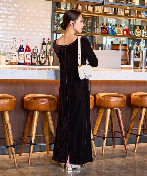 FREAK'S STORE（フリークスストア）の「限定展開　ベロア バレエネック ロング ワンピース（ワンピース・レディース・ブラウン/ブラック/ブルーグレー/グレー・ﾌﾘ-）」の20枚目の写真