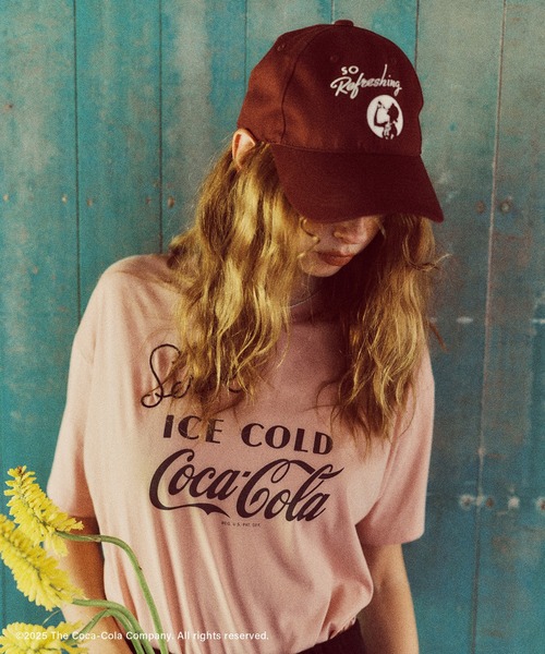 Coca Cola(コカコーラ)の「【Coca-Cola】VIS別注エンブロイダリーキャップ(キャップ・レディース・ワイン/ブラック・FREE)」の8枚目の写真