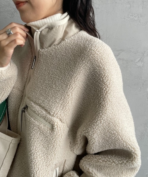 GYMPHLEX（ジムフレックス）の「[GYMPHLEX/ジムフレックス] COZY LIGHT ボアフリースブルゾン（ブルゾン・レディース・オフホワイト/チャコールグレー/ベージュ・14）」の14枚目の写真