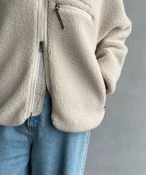 GYMPHLEX（ジムフレックス）の「[GYMPHLEX/ジムフレックス] COZY LIGHT ボアフリースブルゾン（ブルゾン・レディース・オフホワイト/チャコールグレー/ベージュ・14）」の16枚目の写真