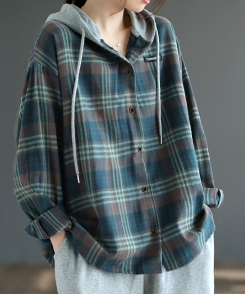 gossip!ロサンゼルス(ゴシップロサンゼルス)の「【Y2Kガーリー】レトロチェック柄フード付きライトシャツ(Tシャツ/カットソー・レディース・ネイビー/ブラウン/グレー・FREE)」の1枚目の写真