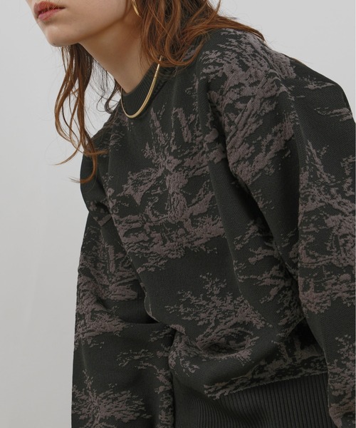 palm RICHE(ポームリシュ)の「風景柄フクレジャガード編みニットトップス(ニット/セーター・レディース・ベージュ/ブルー/ブラック・M)」の6枚目の写真