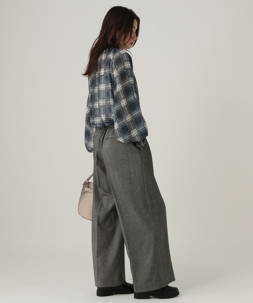 Elura（エルーラ）の「ハイネック柄ブラウス/605968（シャツ/ブラウス・レディース・ブラック/ブラック系その他/ベージュ/ネイビー・FREE）」の19枚目の写真