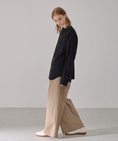 EMMA CLOTHES(エマクローズ)の「〈撥水 / UVカット〉スラブ天竺 ストレッチバンドカラー長袖シャツ(シャツ/ブラウス・メンズ・チャコール/ネイビー/グレイッシュベージュ/ブラック/ライトグレー・S/L/M)」の16枚目の写真