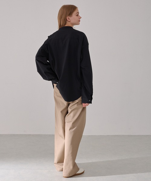 EMMA CLOTHES(エマクローズ)の「〈撥水 / UVカット〉スラブ天竺 ストレッチバンドカラー長袖シャツ(シャツ/ブラウス・メンズ・チャコール/ネイビー/グレイッシュベージュ/ブラック/ライトグレー・S/L/M)」の17枚目の写真