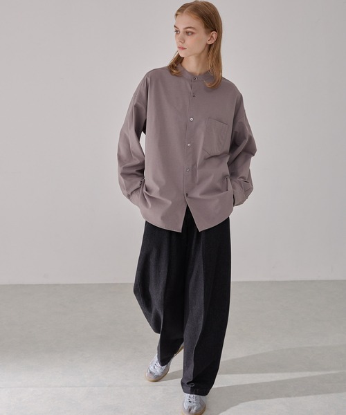 EMMA CLOTHES(エマクローズ)の「〈撥水 / UVカット〉スラブ天竺 ストレッチバンドカラー長袖シャツ(シャツ/ブラウス・メンズ・チャコール/ネイビー/グレイッシュベージュ/ブラック/ライトグレー・S/L/M)」の7枚目の写真
