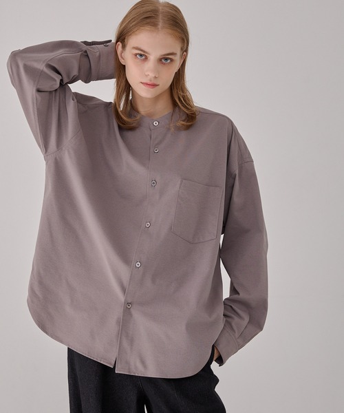 EMMA CLOTHES(エマクローズ)の「〈撥水 / UVカット〉スラブ天竺 ストレッチバンドカラー長袖シャツ(シャツ/ブラウス・メンズ・チャコール/ネイビー/グレイッシュベージュ/ブラック/ライトグレー・S/L/M)」の8枚目の写真