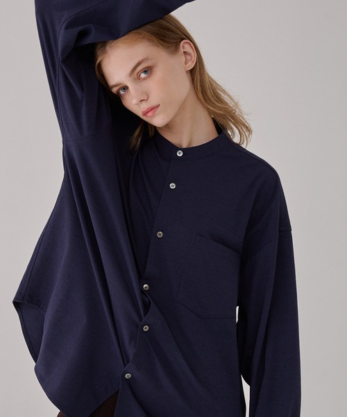 EMMA CLOTHES(エマクローズ)の「〈撥水 / UVカット〉スラブ天竺 ストレッチバンドカラー長袖シャツ(シャツ/ブラウス・メンズ・チャコール/ネイビー/グレイッシュベージュ/ブラック/ライトグレー・S/L/M)」の20枚目の写真