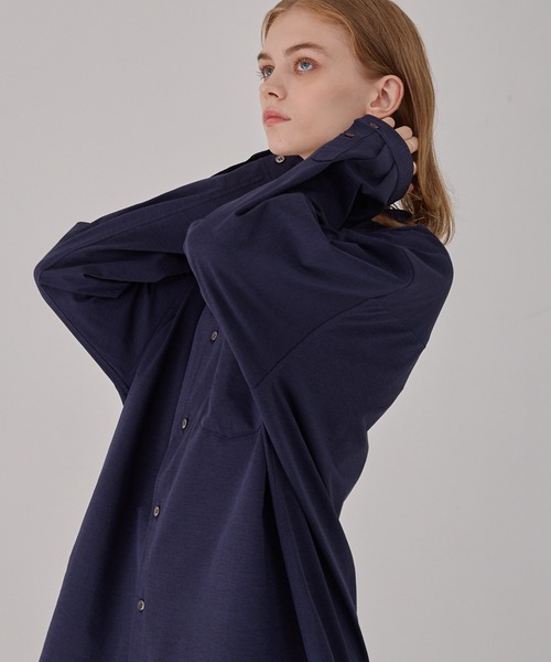 EMMA CLOTHES(エマクローズ)の「〈撥水 / UVカット〉スラブ天竺 ストレッチバンドカラー長袖シャツ(シャツ/ブラウス・メンズ・チャコール/ネイビー/グレイッシュベージュ/ブラック/ライトグレー・S/L/M)」の22枚目の写真