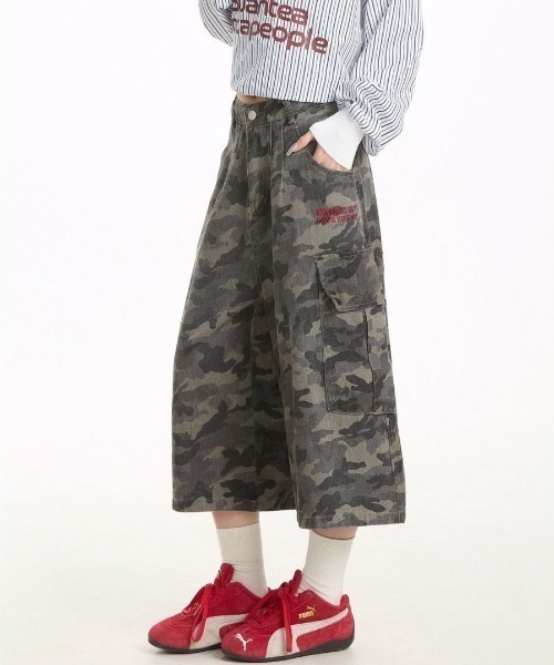 NANEA(ナネア)の「七分丈 迷彩柄ワイドカーゴパンツ(カーゴパンツ・レディース・カモフラージュ・SMALL/LARGE/X-LARGE/MEDIUM)」の13枚目の写真