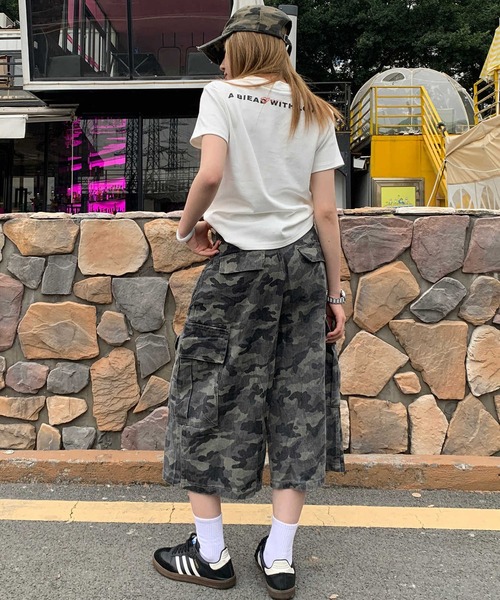 NANEA(ナネア)の「七分丈 迷彩柄ワイドカーゴパンツ(カーゴパンツ・レディース・カモフラージュ・SMALL/LARGE/X-LARGE/MEDIUM)」の7枚目の写真