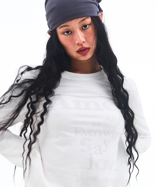 AMESWORLDWIDE(アメスワールドワイド)の「A'GEM/9 × .kom 『AMESWORLDWIDE/アメスワールドワイド』 BIG TYPO LONGSLEEVE TEE/ビッグタイポ長袖Tシャツ(Tシャツ/カットソー・レディース・ホワイト/ブラック/ライトブルー/グレー・S)」の5枚目の写真