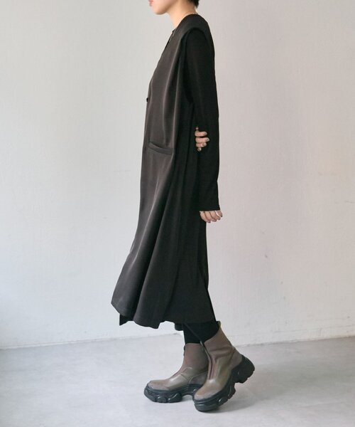 ear PAPILLONNER(イアパピヨネ)の「ボリュームソールショートブーツ25【SUM1 STYLE】(ブーツ・レディース・ブラック/モカ・MEDIUM/LARGE)」の4枚目の写真