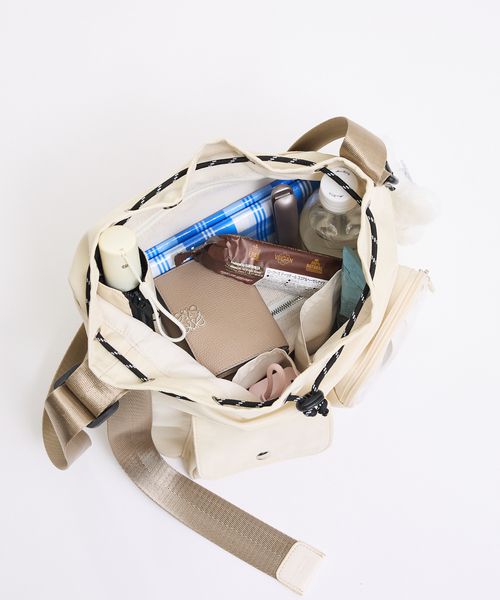 LOWELL things（ロウェル　シングス）の「【推し活/再入荷】オシゴト巾着ショルダーバッグ/2WAY（ショルダーバッグ・レディース・ブラック/アイボリー・フリー）」の17枚目の写真