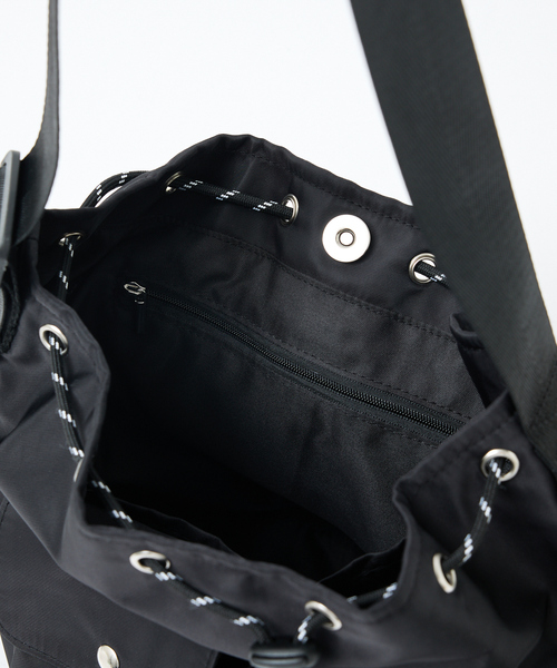 LOWELL things（ロウェル　シングス）の「【推し活/再入荷】オシゴト巾着ショルダーバッグ/2WAY（ショルダーバッグ・レディース・ブラック/アイボリー・フリー）」の21枚目の写真