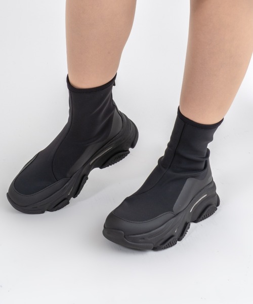 STEVE MADDEN（スティーブマデン）の「【STEVE MADDEN/スティーブマデン】バックジップスニーカーブーツ VROOMS-UA（スニーカー・レディース・ブラック/グレー・7/7.5/8/8.5/6.5）」の21枚目の写真