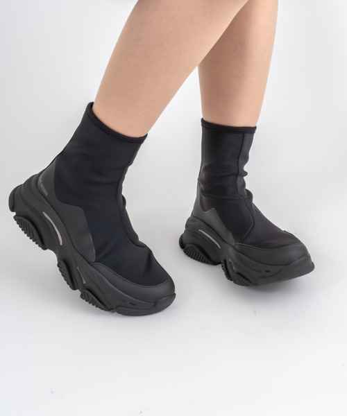 STEVE MADDEN（スティーブマデン）の「【STEVE MADDEN/スティーブマデン】バックジップスニーカーブーツ VROOMS-UA（スニーカー・レディース・ブラック/グレー・7/7.5/8/8.5/6.5）」の19枚目の写真