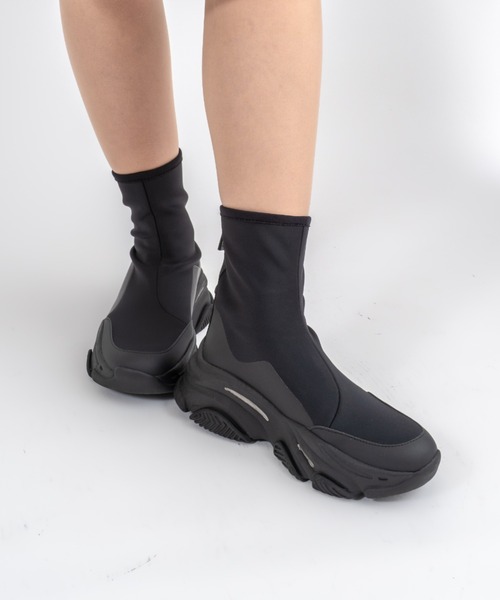 STEVE MADDEN（スティーブマデン）の「【STEVE MADDEN/スティーブマデン】バックジップスニーカーブーツ VROOMS-UA（スニーカー・レディース・ブラック/グレー・7/7.5/8/8.5/6.5）」の18枚目の写真