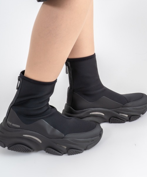 STEVE MADDEN（スティーブマデン）の「【STEVE MADDEN/スティーブマデン】バックジップスニーカーブーツ VROOMS-UA（スニーカー・レディース・ブラック/グレー・7/7.5/8/8.5/6.5）」の3枚目の写真