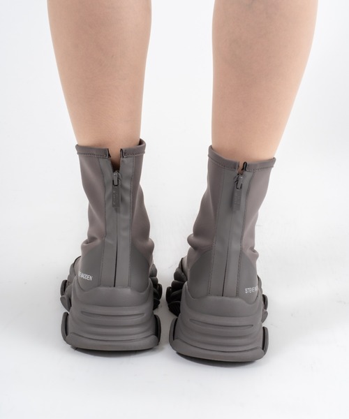 STEVE MADDEN（スティーブマデン）の「【STEVE MADDEN/スティーブマデン】バックジップスニーカーブーツ VROOMS-UA（スニーカー・レディース・ブラック/グレー・7/7.5/8/8.5/6.5）」の10枚目の写真