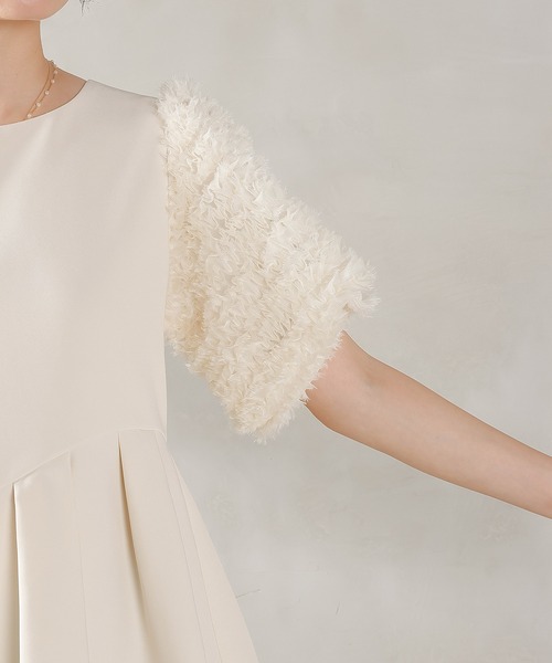 Kana（カナ）の「チュールフリル袖 ペプラムトップス テーパードパンツ セットアップ ドレス パーティー 結婚式 お呼ばれ オケージョン（パンツドレス・レディース・ブラック/ホワイト×ブラック・M）」の21枚目の写真