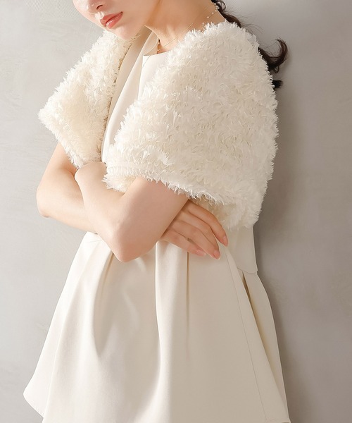 Kana（カナ）の「チュールフリル袖 ペプラムトップス テーパードパンツ セットアップ ドレス パーティー 結婚式 お呼ばれ オケージョン（パンツドレス・レディース・ブラック/ホワイト×ブラック・M）」の5枚目の写真