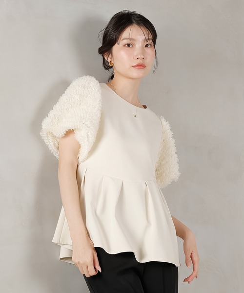 Kana（カナ）の「チュールフリル袖 ペプラムトップス テーパードパンツ セットアップ ドレス パーティー 結婚式 お呼ばれ オケージョン（パンツドレス・レディース・ブラック/ホワイト×ブラック・M）」の6枚目の写真