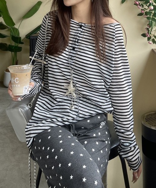 VIBGYOR（ヴィブジョー）の「【EIZZ/アイズ】ゆったりシルエット ボーダー柄 オフショルダー カットソー（Tシャツ/カットソー・レディース・ブラック/ピンク・FREE）」の3枚目の写真