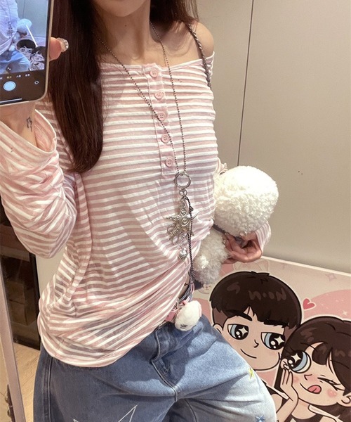 VIBGYOR（ヴィブジョー）の「【EIZZ/アイズ】ゆったりシルエット ボーダー柄 オフショルダー カットソー（Tシャツ/カットソー・レディース・ブラック/ピンク・FREE）」の4枚目の写真
