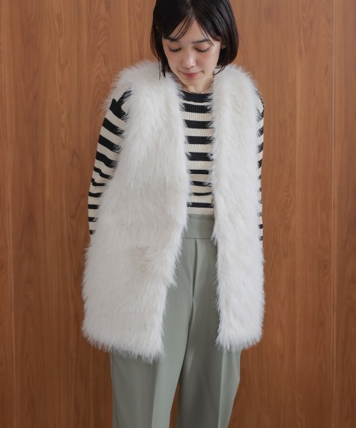 Bou Jeloud(ブージュルード)の「フェイクロングフォックスファーベスト(ベスト・レディース・ブラウン/グレイッシュベージュ/アイボリー/チャコールグレー・FREE)」の7枚目の写真